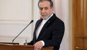 عراقچی: بریتانیا به حقوق شهروندان ایرانی احترام بگذارد