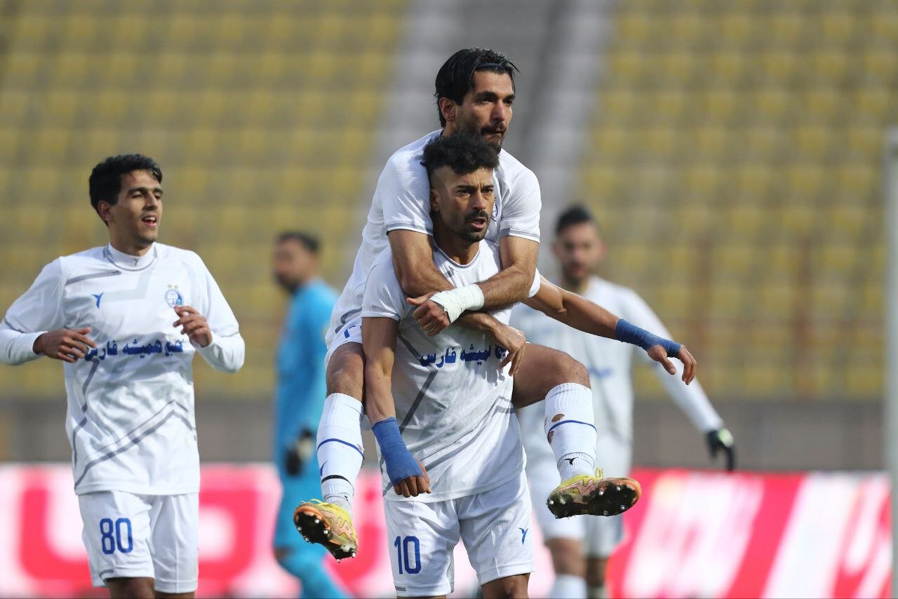 دست دلالان فوتبال ایران
