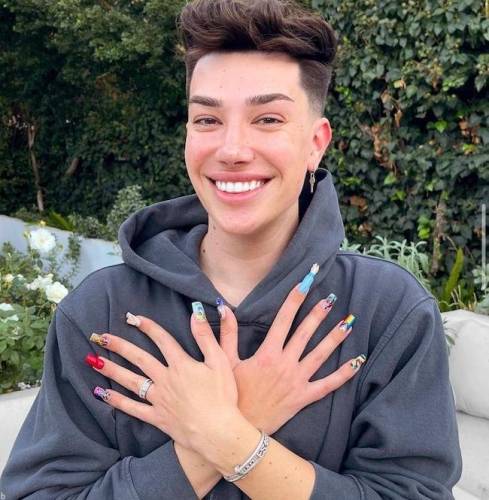4. جیمز چارلز (James Charles)