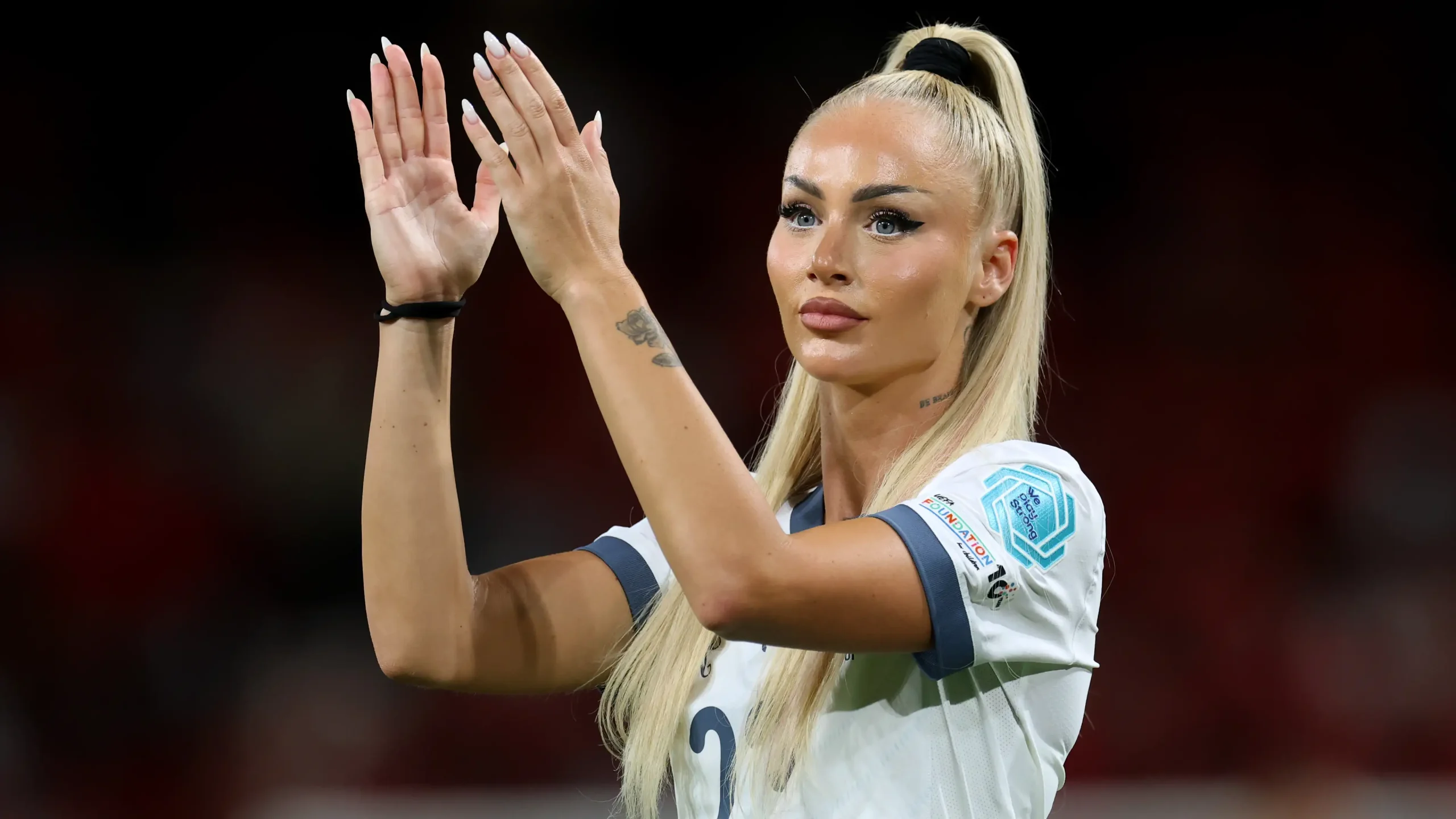 آلیشا لمان چیا از خونش دزدیدند آلیشا لمان چیا از خونش دزدیدند